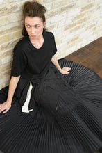 Load image into Gallery viewer, Trelise Cooper COUTURE - Out And About T-Shirt - BLACK