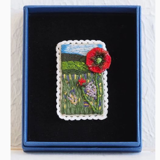 TROVELORE - Poppies In The Grassland Brooch